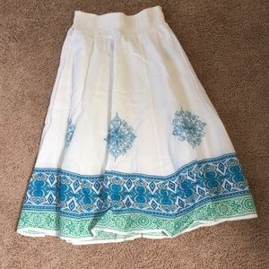 A women’s small petite skirt